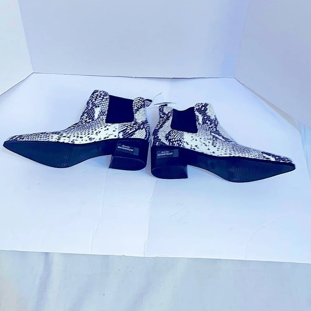 BLONDO Emelia Leather Snake Print Waterproof Chelsea Boots Size 7.5